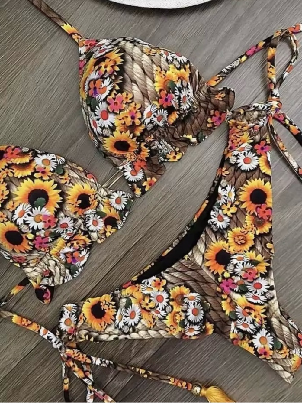 Boho Daisy 🌼 Flower Thong Bikini Size L - Picture 2 of 2